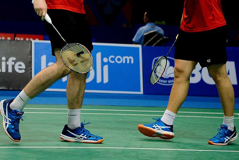 Badminton Shoes: A Guide to What to 