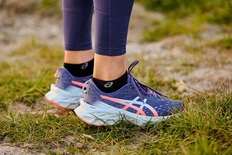Wide fit asics 2025